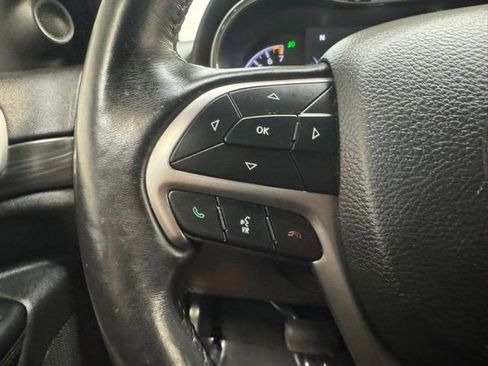 Used 2021 Jeep Grand Cherokee Laredo X image 13