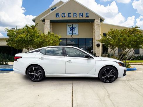 Used 2024 Nissan Altima 2.5 SR image 6