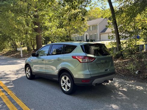 Used 2013 Ford Escape SE w/ Class II Trailer Tow Pkg image 4