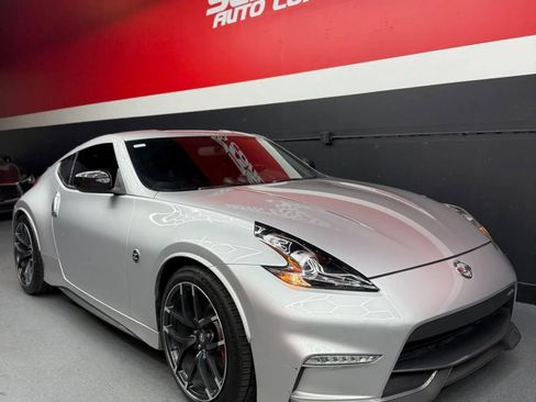 Used 2017 Nissan 370Z NISMO RWD image 3