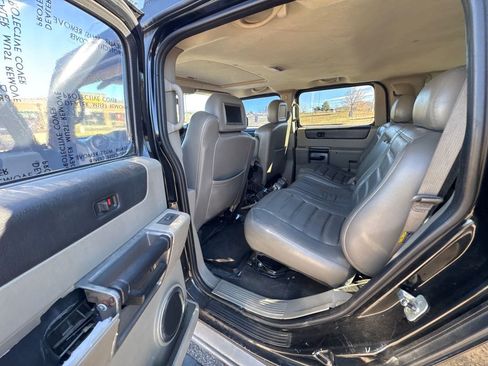 Used 2003 HUMMER H2 w/ Preferred Equipment Group image 12