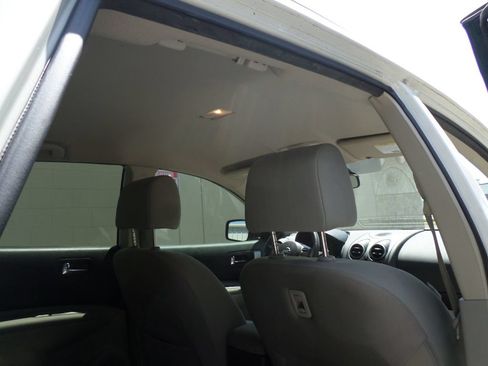 Used 2015 Nissan Rogue S w/ Convenience Package FWD image 10