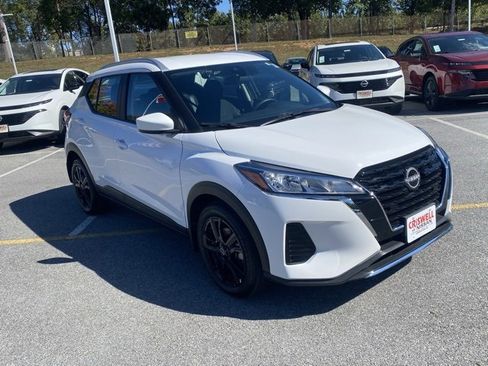 Certified 2024 Nissan Kicks SV image 2