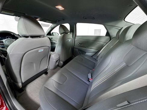 New 2025 Hyundai Elantra SEL FWD image 17