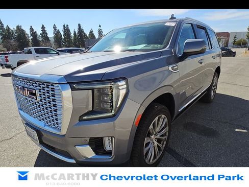 Used 2021 GMC Yukon Denali w/ Denali Premium Package image 5