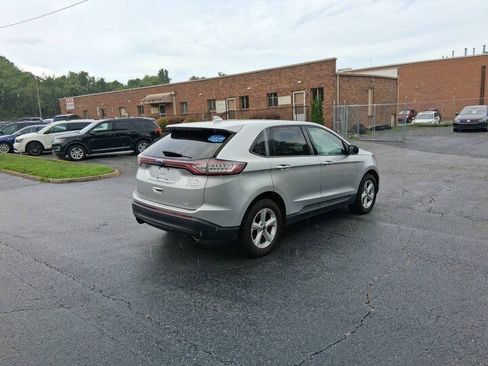 Used 2018 Ford Edge SE FWD image 5