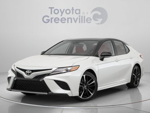 Used 2020 Toyota Camry XSE FWD image 1