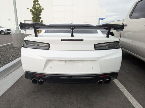 Used 2016 Chevrolet Camaro SS RWD image 5