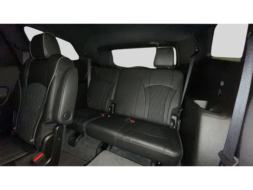 Used 2023 Buick Enclave Avenir w/ Avenir Technology Package AWD/4WD image 18