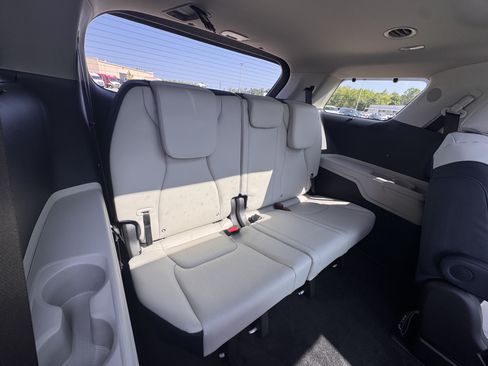 New 2027 Kia Carnival SX FWD image 18