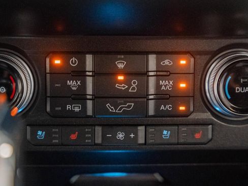 Used 2020 Ford F150 Lariat w/ Equipment Group 502A Luxury AWD/4WD image 26