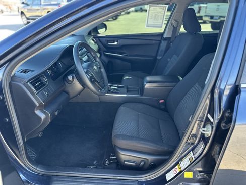 Used 2017 Toyota Camry LE image 19