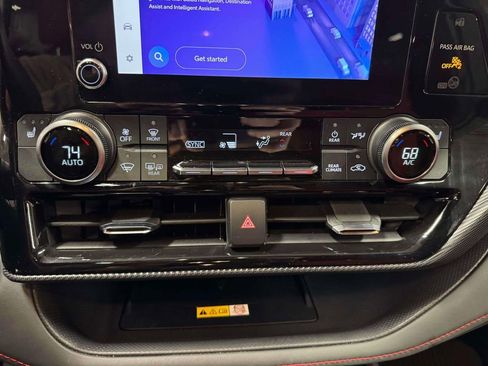 Used 2023 Toyota Highlander XSE image 29