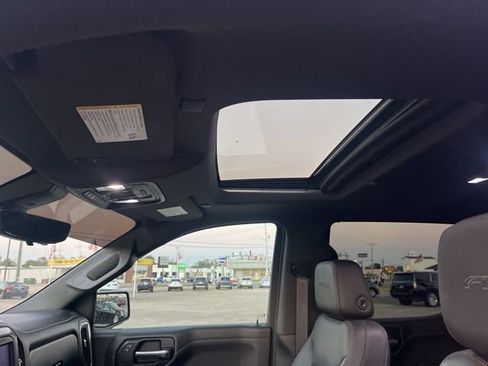 Used 2019 GMC Sierra 1500 AT4 w/ AT4 Premium Package image 17