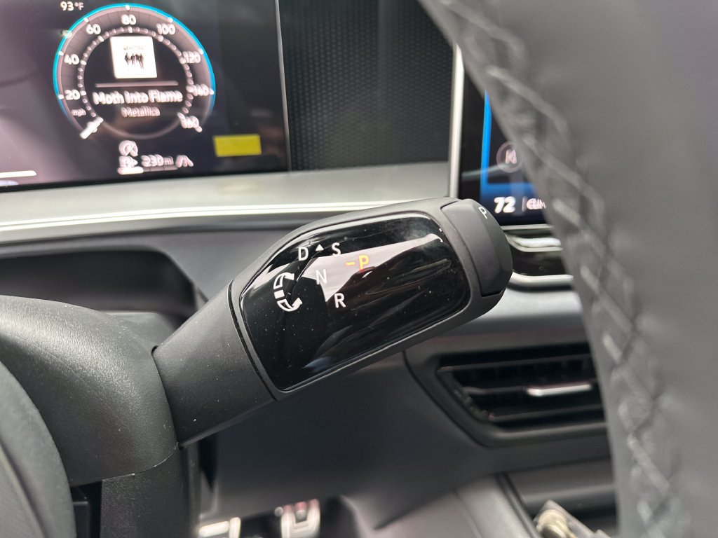 New 2026 Volkswagen Tiguan SE R-Line AWD/4WD image 17