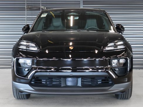 Certified 2025 Porsche Macan 4S Electric image 8