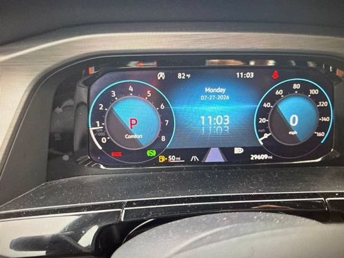 Used 2025 Volkswagen Atlas Cross Sport SE FWD image 5