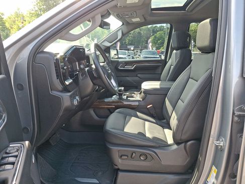 Used 2024 GMC Sierra 1500 Elevation w/ Elevation Premium Package AWD/4WD image 13