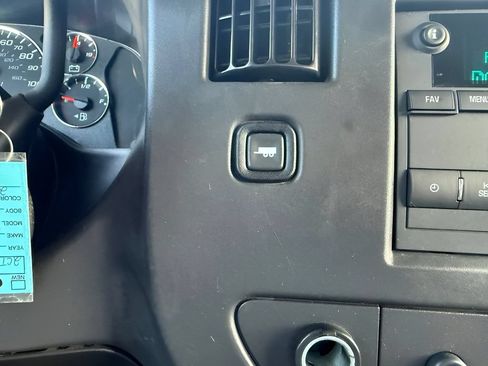 Used 2021 Chevrolet Express 2500 w/ Driver Convenience Package RWD image 19
