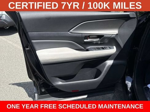 Used 2025 Toyota Grand Highlander FWD image 12