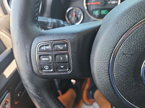 Used 2012 Jeep Wrangler Sahara w/ Connectivity Group AWD/4WD image 22