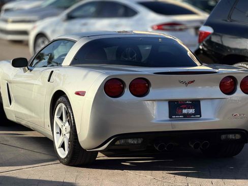 Used 2007 Chevrolet Corvette Coupe w/ Preferred Equipment Group RWD image 8