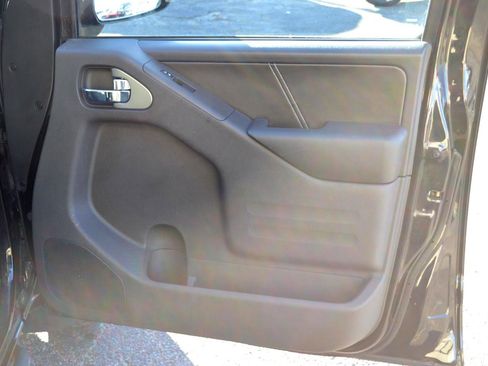 Used 2016 Nissan Frontier PRO-4X w/ Pro-4x Luxury Package image 35