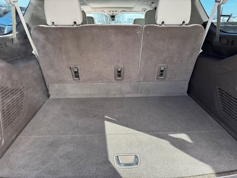 Used 2022 GMC Yukon XL Denali w/ Advanced Technology Package image 27