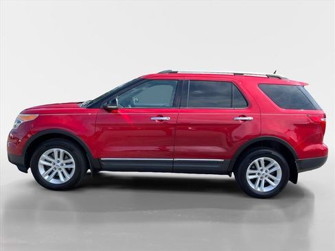 Used 2012 Ford Explorer XLT AWD/4WD image 2