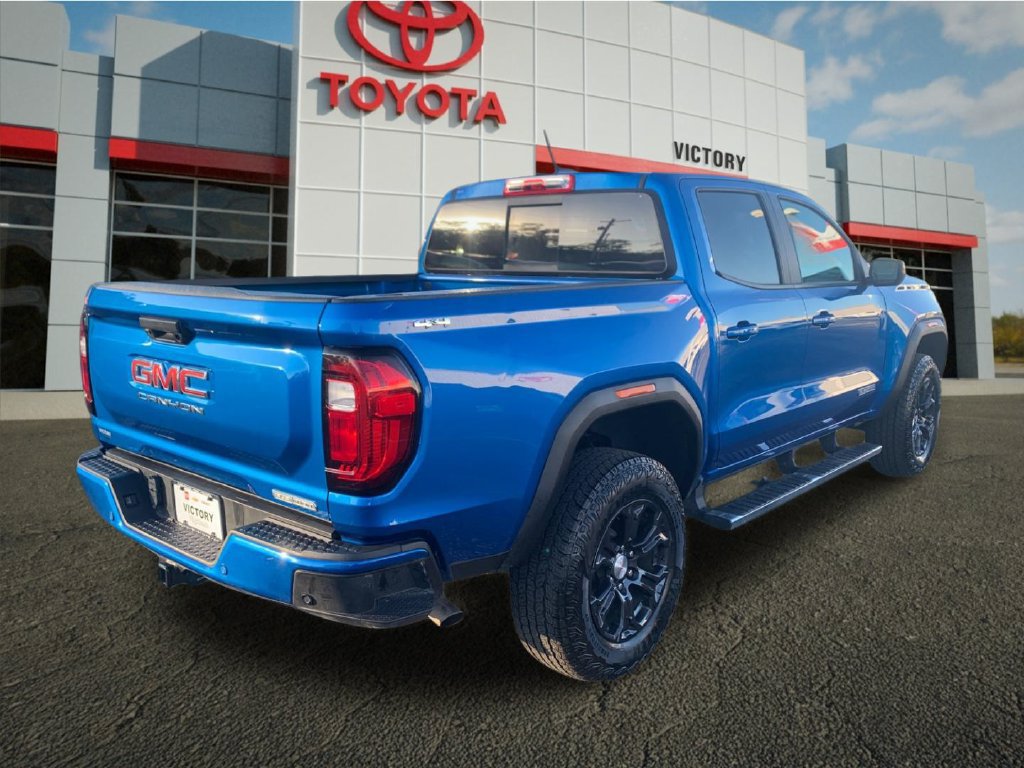 Used 2024 GMC Canyon Elevation w/ Elevation Premium Package AWD/4WD image 3