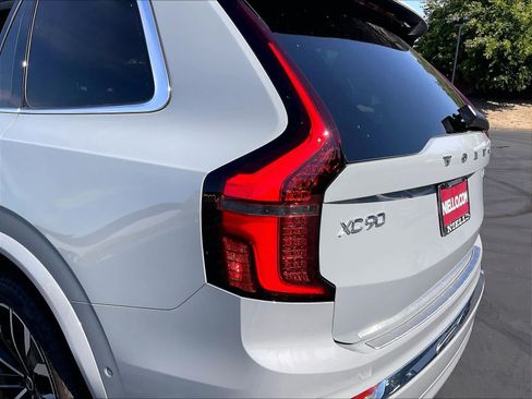 New 2026 Volvo XC90 T8 Plus w/ Protection Package Premier AWD/4WD image 25