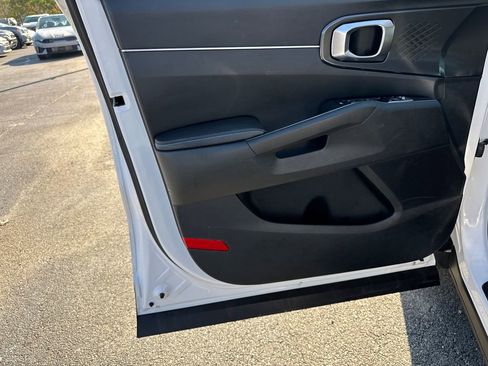 Certified 2024 Kia Sorento LX image 11