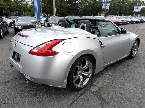 Used 2010 Nissan 370Z Touring w/ Sport Pkg image 40