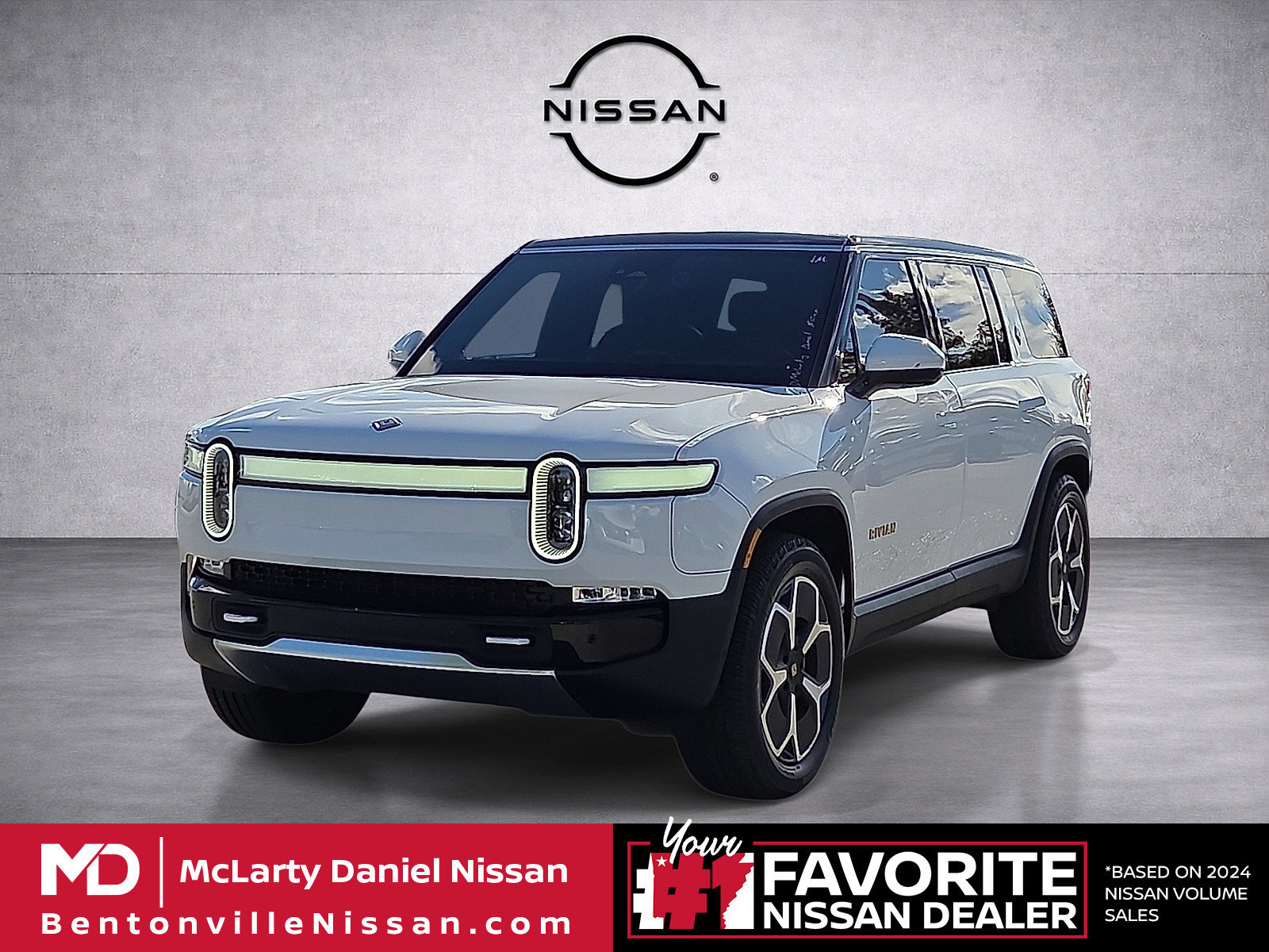 Used 2024 Rivian R1S Adventure Quad AWD/4WD image 2
