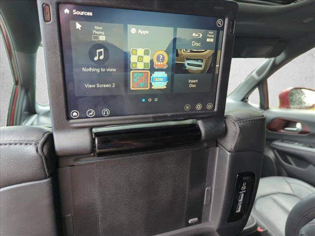 Used 2020 Chrysler Pacifica Touring-L FWD image 17
