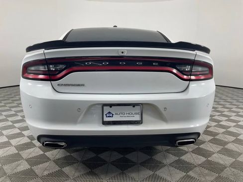 Used 2022 Dodge Charger SXT RWD image 6