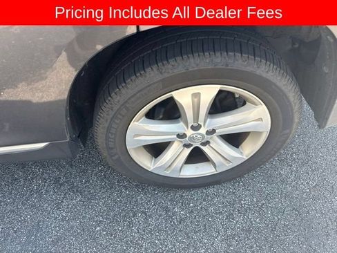 Used 2013 Toyota Highlander Limited AWD/4WD image 3