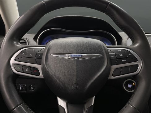 Used 2023 Chrysler 300 Touring w/ Sport Appearance Package RWD image 13