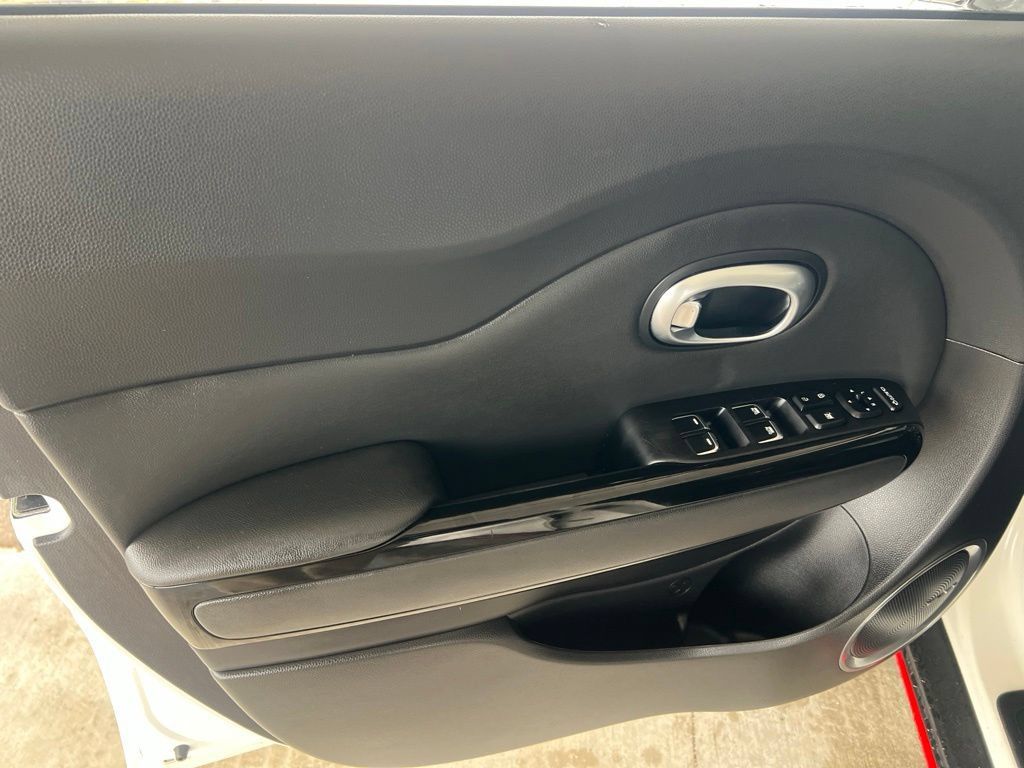 Used 2019 Kia Soul ! w/ Technology Package FWD image 7