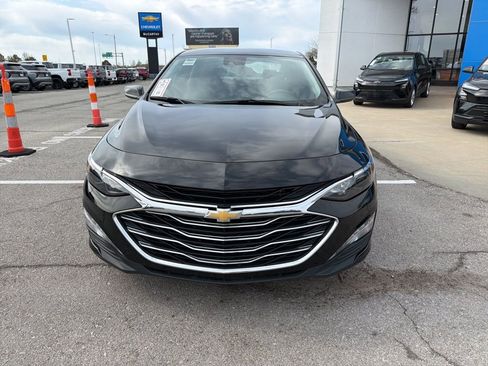 Used 2025 Chevrolet Malibu LT FWD image 8