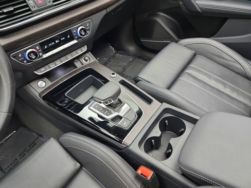 Used 2023 Audi Q5 2.0T Premium Plus w/ Premium Plus Package AWD/4WD image 11