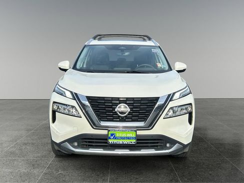 Used 2021 Nissan Rogue Platinum image 2