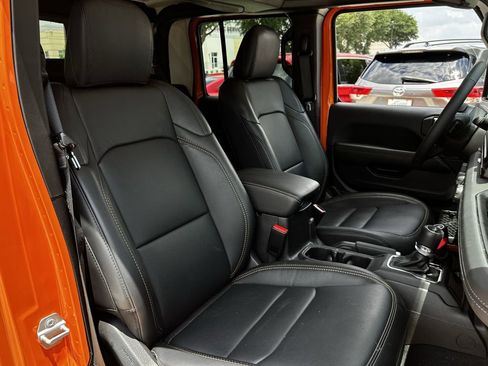 Used 2025 Jeep Gladiator Sport AWD/4WD image 28