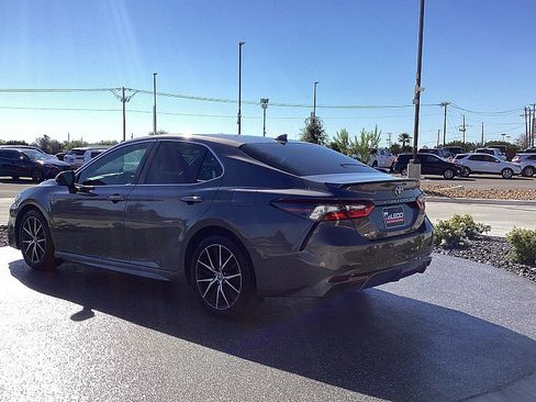 Used 2023 Toyota Camry SE image 7
