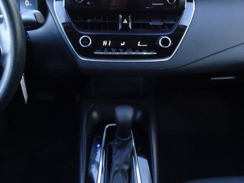 Used 2021 Toyota Corolla LE image 16