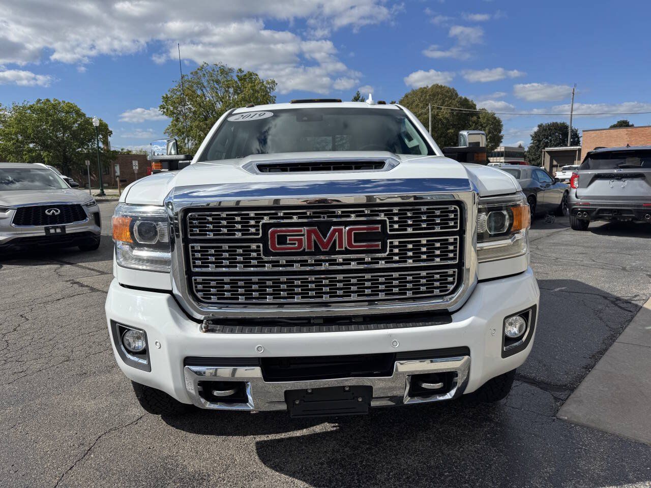 Used 2019 GMC Sierra 3500 Denali w/ Duramax Plus Package AWD/4WD image 6