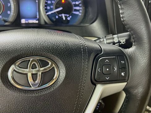 Used 2017 Toyota Sienna Limited FWD image 20