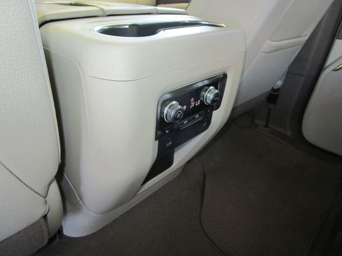 Used 2022 GMC Yukon XL Denali image 19