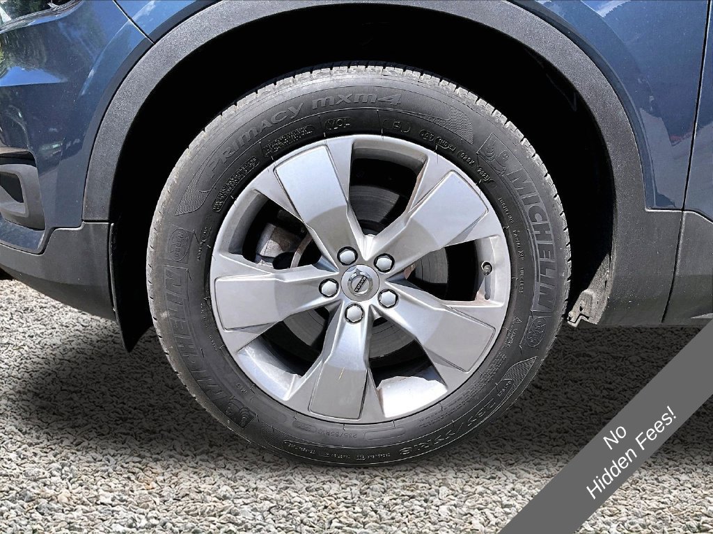 Used 2021 Volvo XC40 T4 Momentum FWD image 8