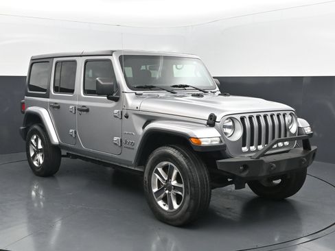 Used 2021 Jeep Wrangler Unlimited Sahara AWD/4WD image 7